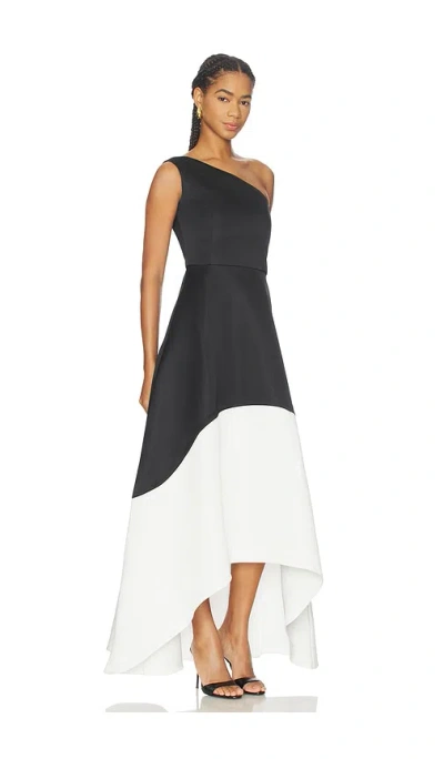 Elliatt Sorrel É•¿è£™ Â€“ É»‘è‰²ã€�ç™½è‰². Å°ºç � Xl (also Â€“ S, Xs, M, L). In Black