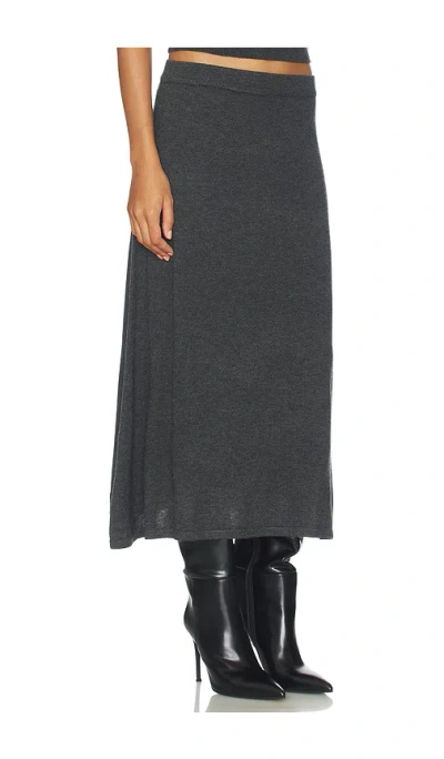 Astr Deora Å�šèº«è£™ Â€“ Æ·±ç�°è‰². Å°ºç � L (also Â€“ Xs, S, M, Xl). In Gray