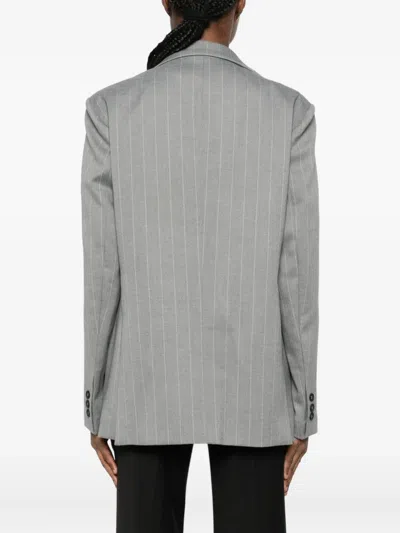 细条纹西装夹克
