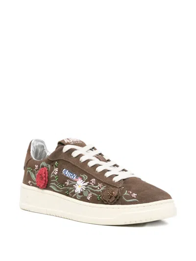 Autry Low-top Sneakers With Floral Embroidery In Rich Brown In Brown