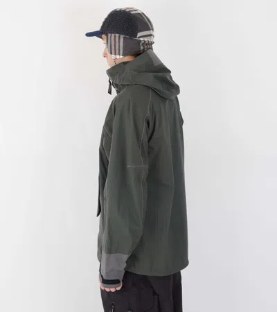 And Wander Zip-fastening Hooded Jacket In Green