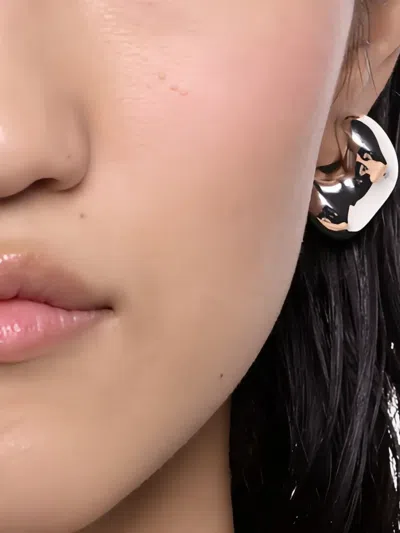 Maria Black Medium Saddle Earring In White