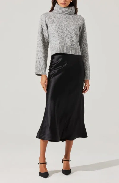 Astr The Label Textured Stitch Crop Turtleneck Sweater In Gray