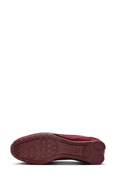 Nike Shox Z Sneakers In Burgundy