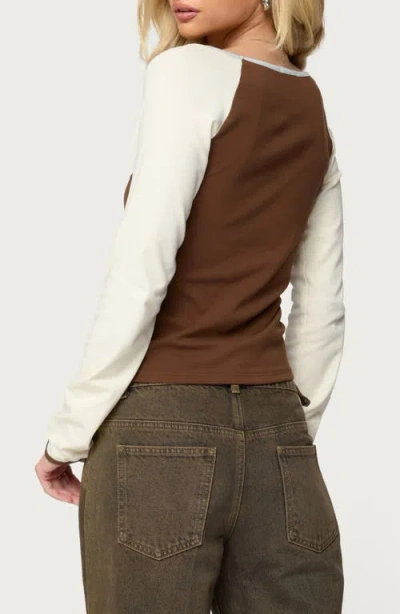 Edikted Ronie Contrast Raglan Sleeve Stretch Cotton T-shirt In Brown