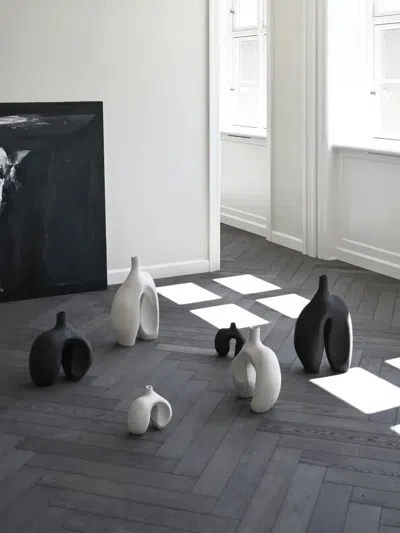 101 Copenhagen Small Ni Abstract-shape Vase (30cm X 22cm) In White