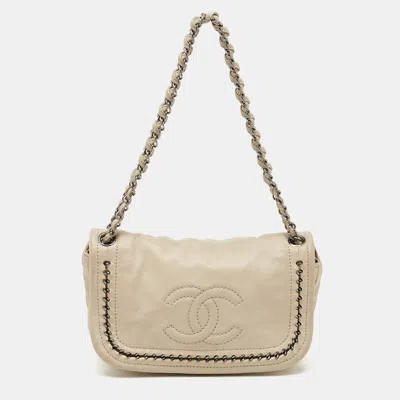 Pre-owned Chanel Cream Leather Luxe Ligne Cc Accordion Flap Bag In White