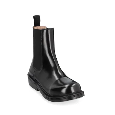Bottega Veneta Polished Finish Black Ankle Boots With Elastic Side Panels In Black