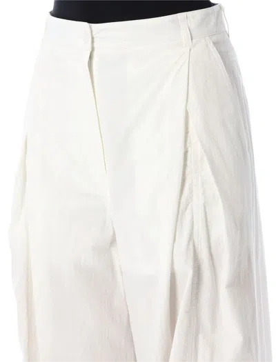 Low Classic Cotton Tuck Wide Pants In White
