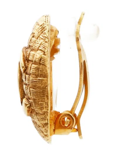 Pre-owned Chanel 1994 Matelassé Cc Mark Clip-on Earrings In Gold