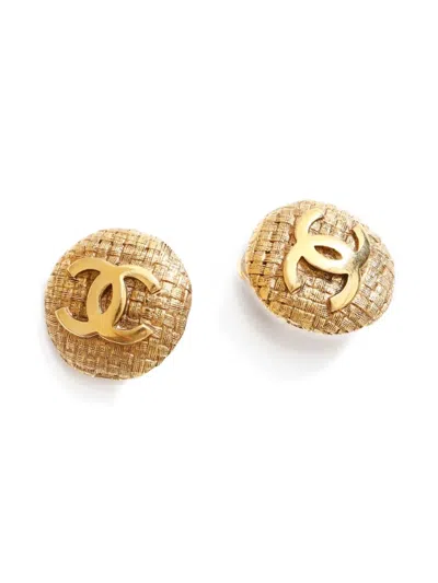 Pre-owned Chanel 1994 Matelassé Cc Mark Clip-on Earrings In Gold