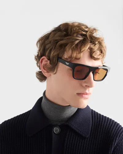 Prada Sonnenbrille Mit Eckigem Gestell In Brown