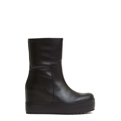 Paloma Barceló Ankle Boots With Internal Wedge Heel In Black