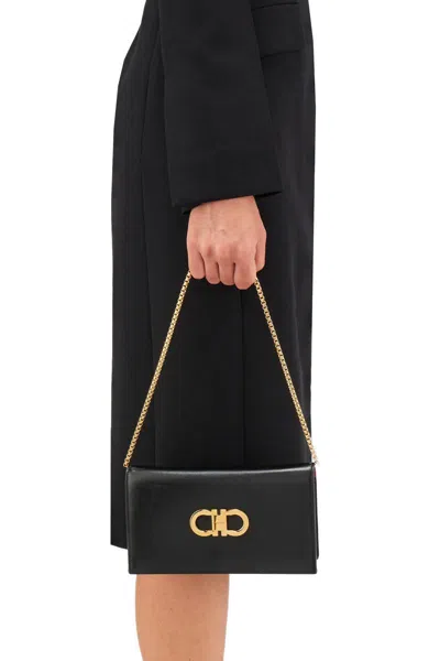 Ferragamo Black Leather Gancini Shoulder Bag In Black