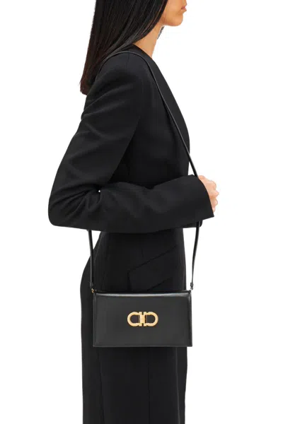 Ferragamo Black Leather Gancini Shoulder Bag In Black