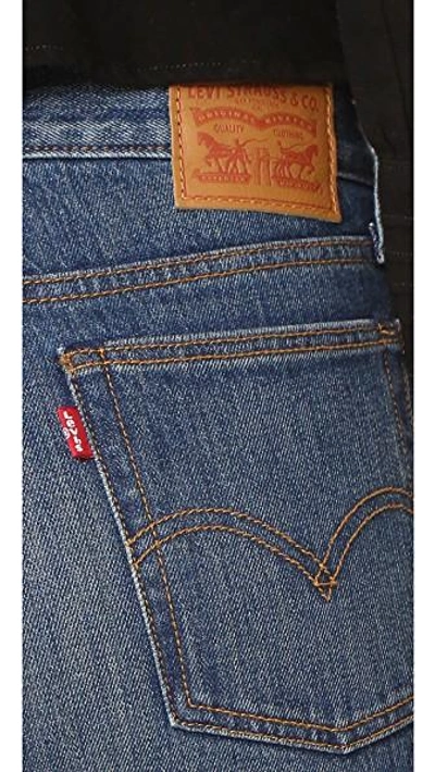 Shop Levi's Wedgie Icon Jeans In Classic Tint