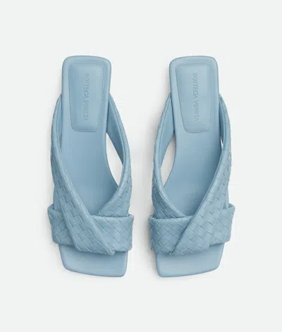 Bottega Veneta Riva Intrecciato Flat Mule Sandals In Blue