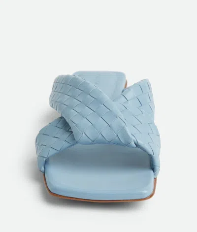 Bottega Veneta Riva Intrecciato Flat Mule Sandals In Blue