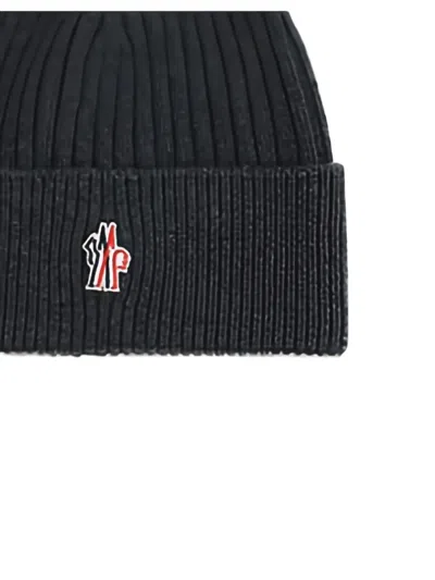 Moncler Ribbed Logo-patch Beanie Hat In Gray