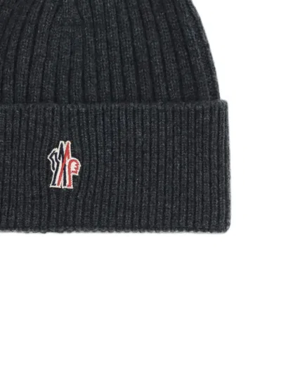 Moncler Ribbed Logo-patch Beanie Hat In Gray