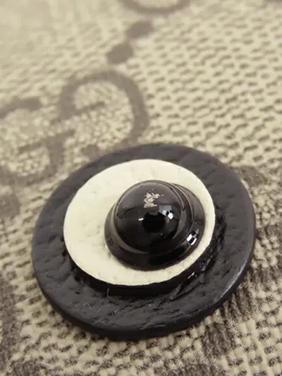 Pre-owned Gucci 2016-2025 Gg Supreme Teddy Phone Holder Crossbody Bag In Brown