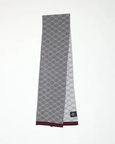 Gucci Gg Supreme Scarf In Gray
