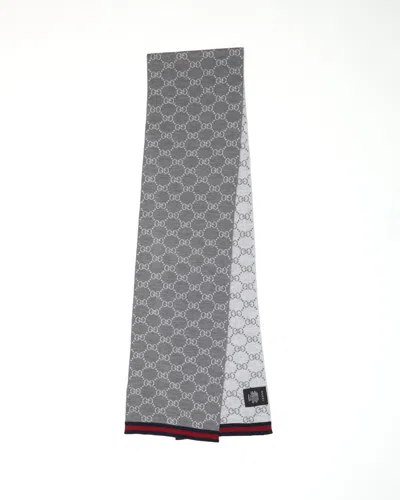 Gucci Gg Supreme Scarf In Gray