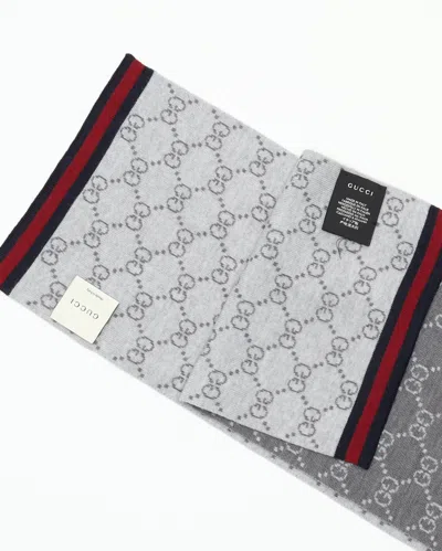 Gucci Gg Supreme Scarf In Gray
