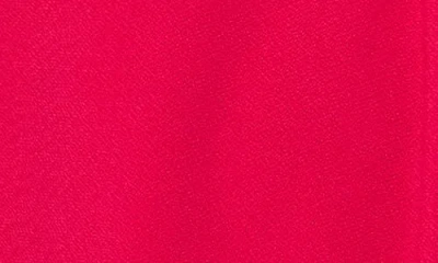 Cece Twist Keyhole Top In Red