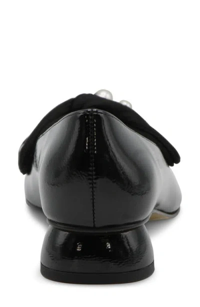 Charles David Breck Pump In Black
