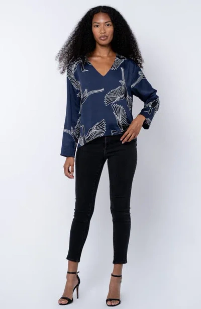 Ciebon Jones Bird Print V-neck Top In Blue