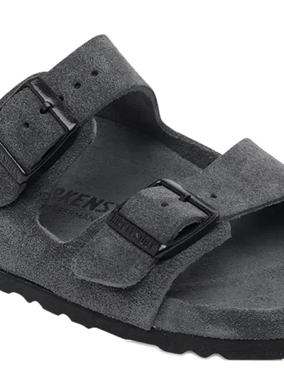 Birkenstock Arizona バックルサンダル In Black
