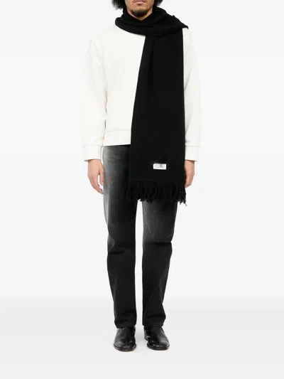 Mm6 Maison Margiela Fringed Wool Scarf With Logo Patch In Black