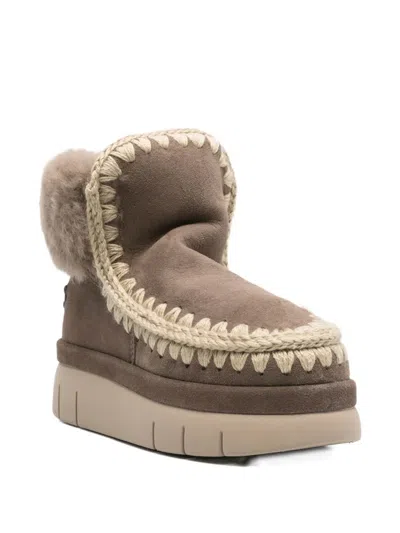Mou Bounce Round-toe Boots In Brown