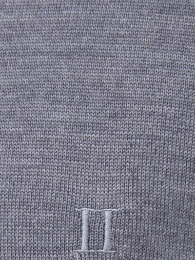 Les Deux Crew-neck Embroidered Sweater In Gray
