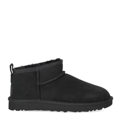 Ugg Low-cut Slip-on Boots With Twinface Lining And Textured Sole In Black