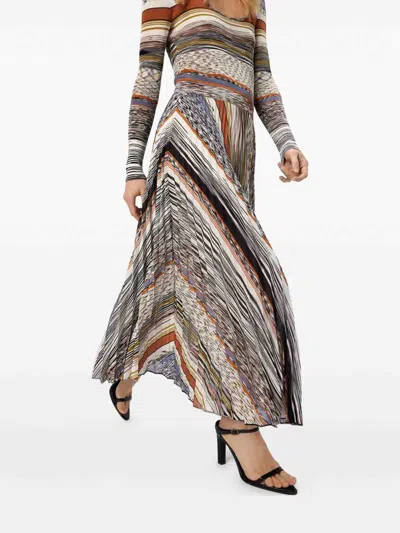 Missoni Langes Kleid Mit Plissiertem Rock Und Streifen In Gray