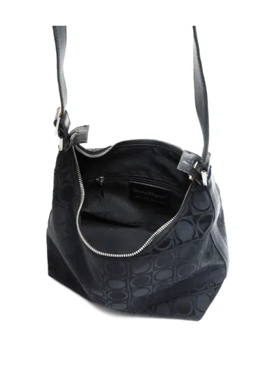 Pre-owned Ferragamo 2000s Ganchini-pattern Shoulder Bag In Black