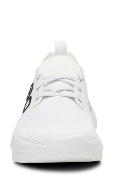 Oofos Oomy Stride Sneaker In White