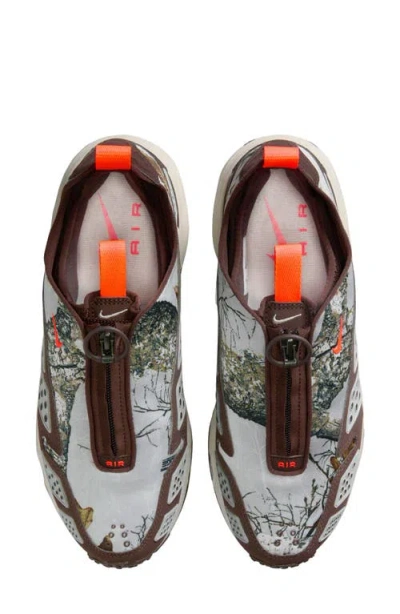 Nike Air Max Sndr Sneaker In Multi