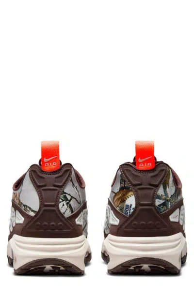 Nike Air Max Sndr Sneaker In Multi