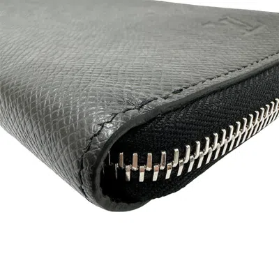 Pre-owned Louis Vuitton Black Taiga Leather Long Wallet (bi-fold) ()