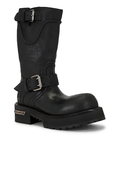 Balenciaga Woman Black Boots In Black