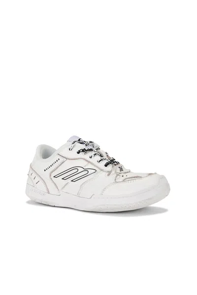 Balenciaga Women Hamptons Worn-out Leather Low-top Sneakers In Neutral