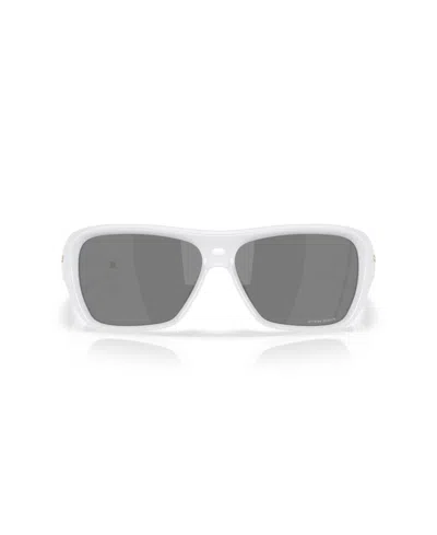 Oakley Dark Vision Rectangular Frame Sunglasses In White