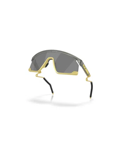 Oakley Man Sunglass Oo9237 Bxtr Metal Alloy Collection In Gray