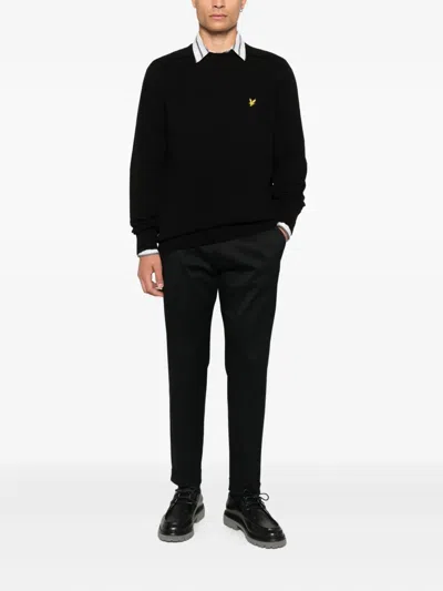 Lyle & Scott Ribbed Crewneck Sweater In Black