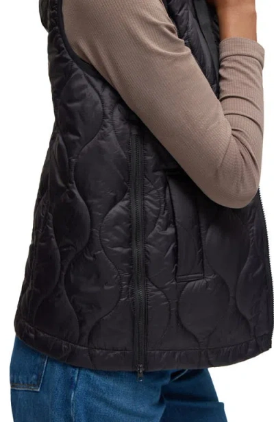 Ingrid & Isabel Quilted Maternity Vest In Black