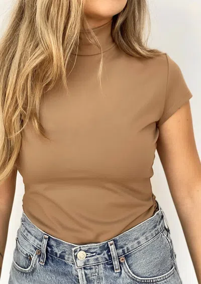 Susana Monaco Short Sleeve Mock Neck Top In Toasted Almond In Brown