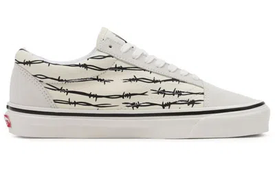 Vans Barbed Wire Low Upper Board Shoes In White